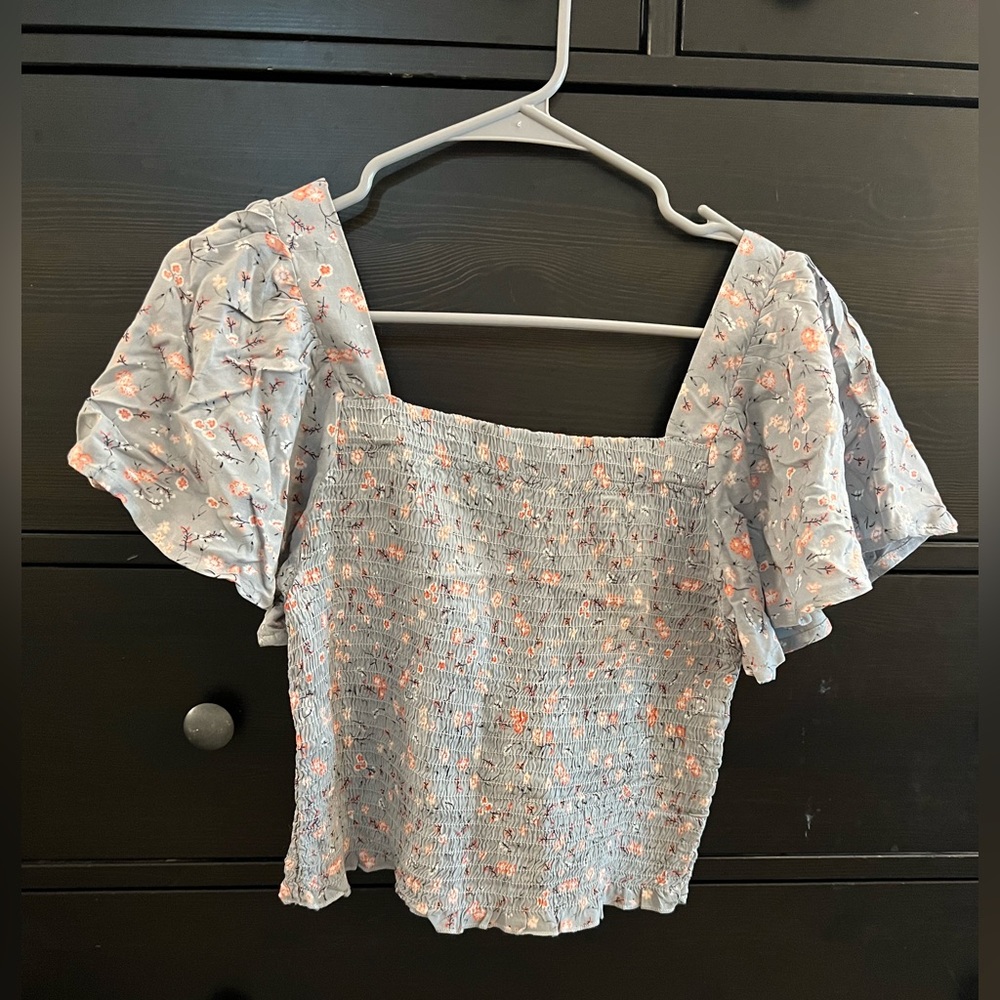 Japna Smocked Flutter Sleeve Blue Floral Cropped Shirt Size Small